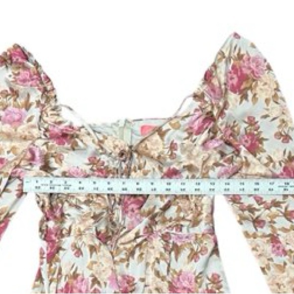 Lilly's Kloset Tan Floral Print Silk V Neck Long Sleeve Shorts Romper / Size: L - Picture 6 of 6